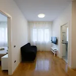 Tuliphouse Marconi * Болонья
